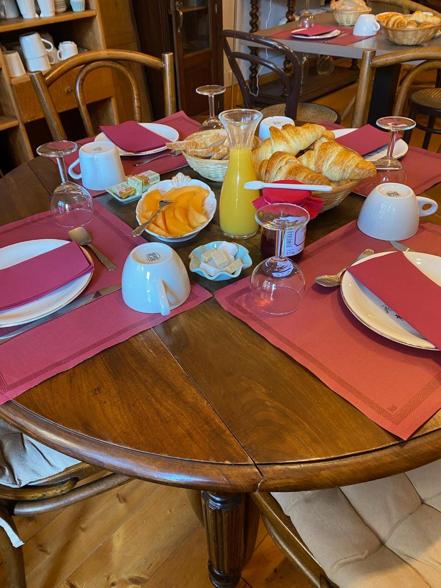 Ermitage Saint Vincent B&B Vieille-Brioude Buitenkant foto